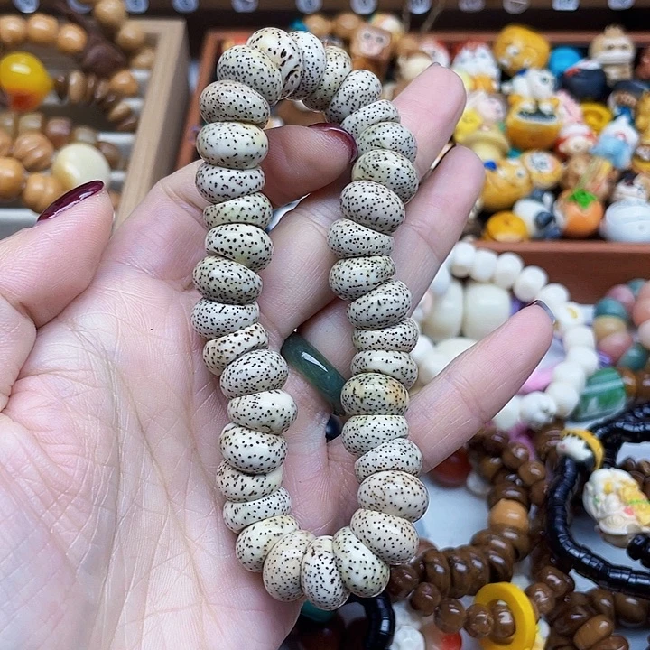 吊坠柏香籽/百香籽68