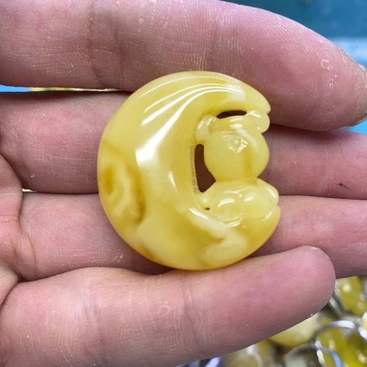 蜜蜡裸石未镶嵌吊坠