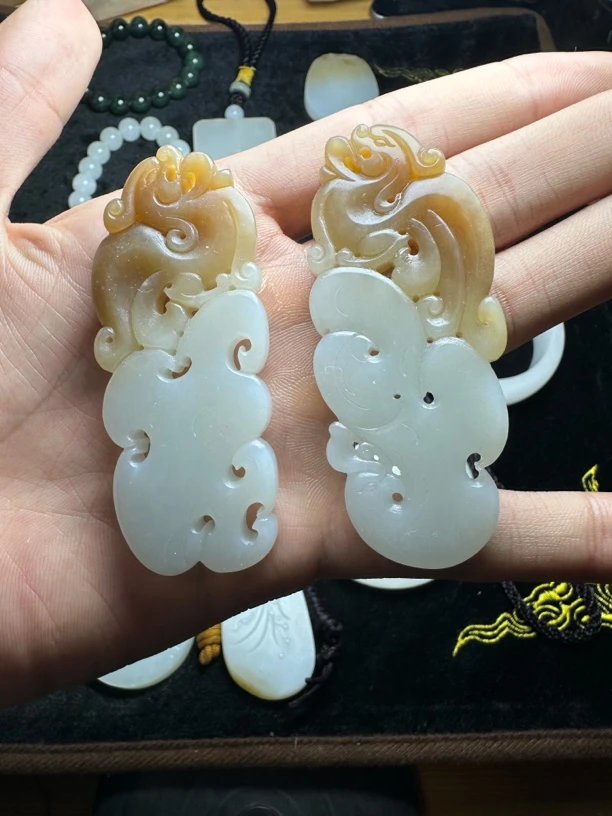 和田玉龙凤呈祥玉佩