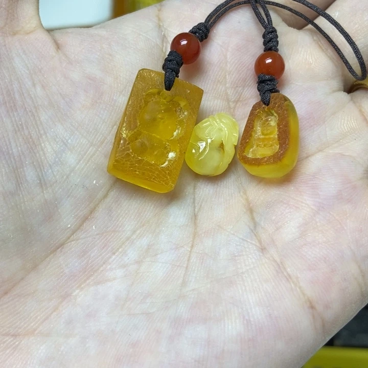 未镶嵌蜜蜡裸石吊坠