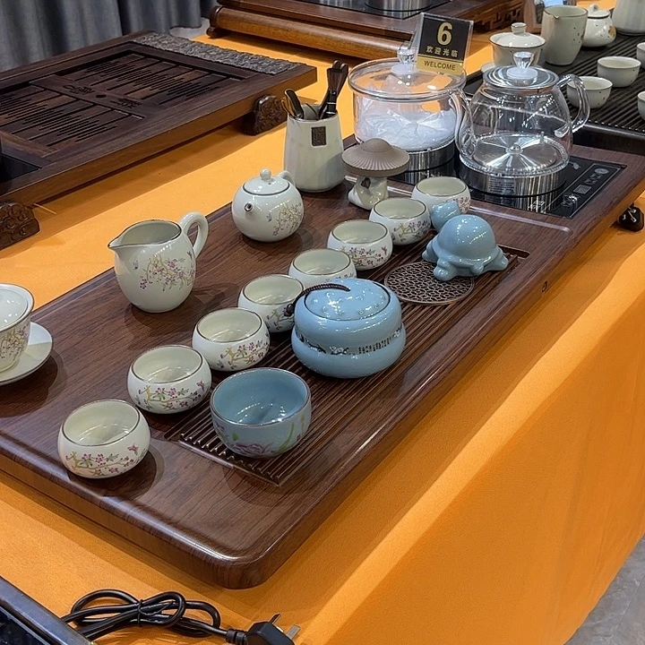 茶盘厂东坡。茶盘厂东坡。茶盘厂东坡。