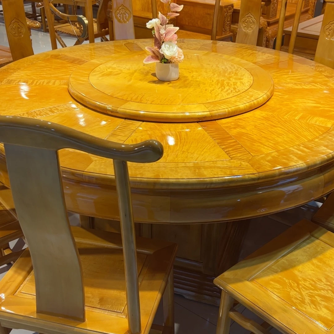 大***哥木质类金丝楠家具餐桌