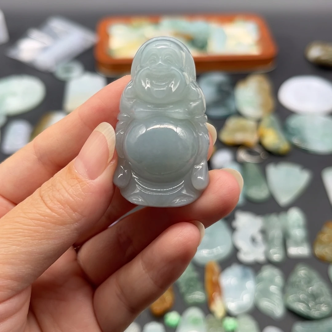 颈饰未镶嵌翡翠站佛