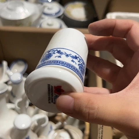 陶瓷牙签筒一个陶瓷