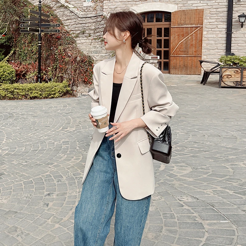 纽扣戗驳领休闲风修身型纯色西装休闲小西服秋季白色春秋气质网红