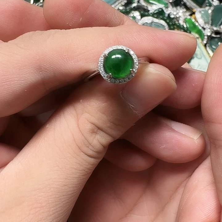 翡翠未镶嵌戒指天然A货翡翠放漏