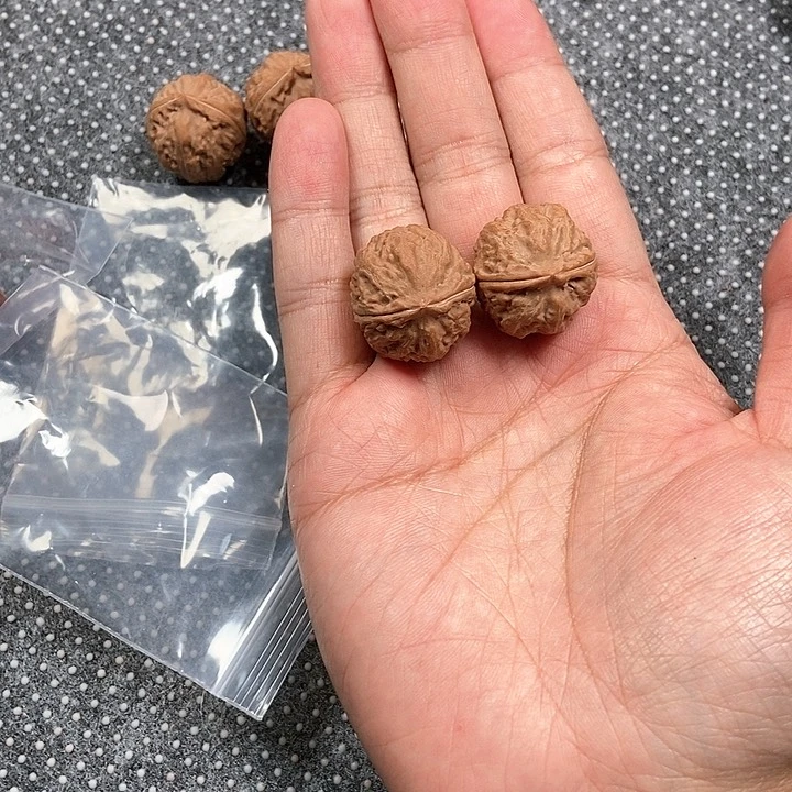 文玩核桃吊坠小嘎达2.2