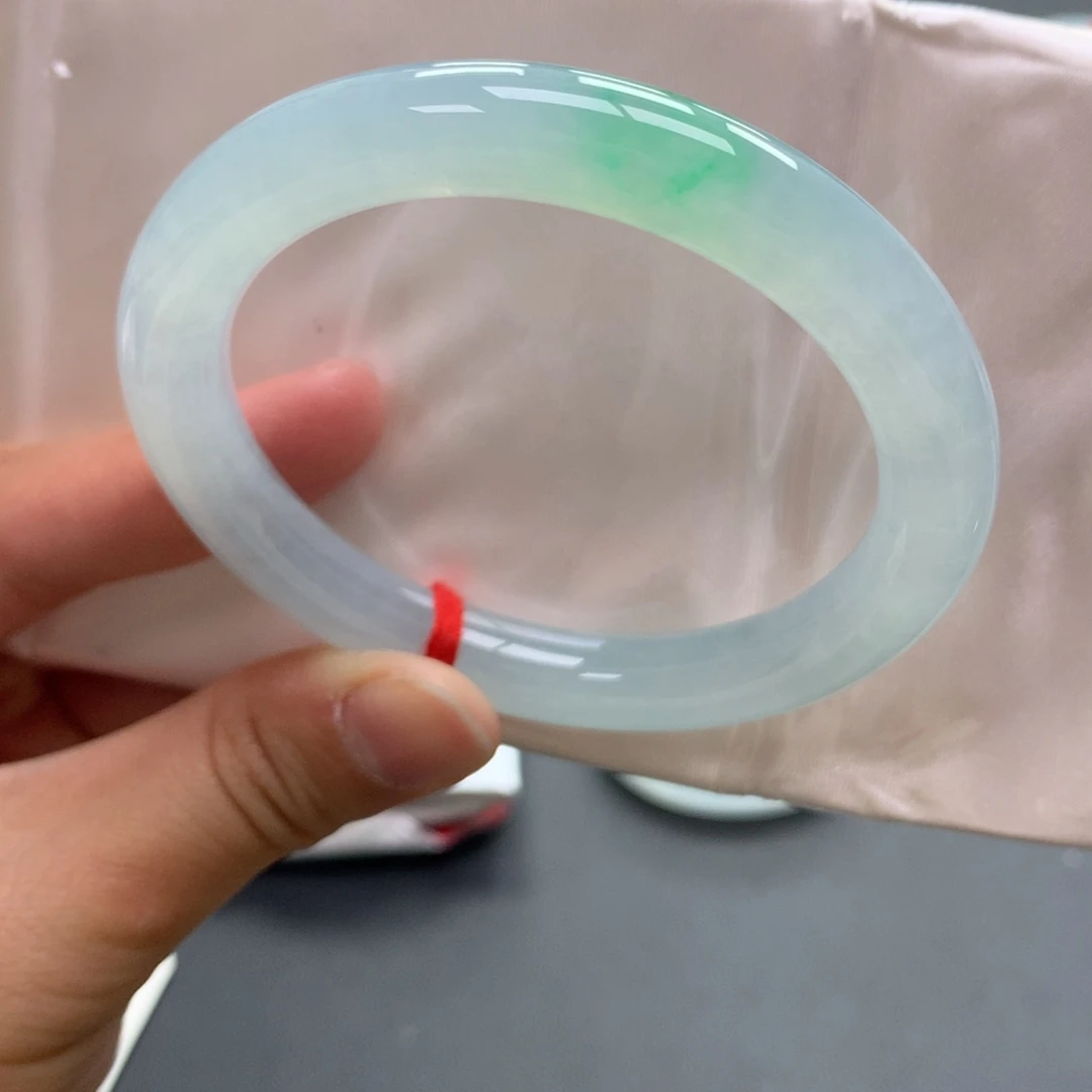 翡翠未镶嵌手镯29号55圆条冰绿推荐