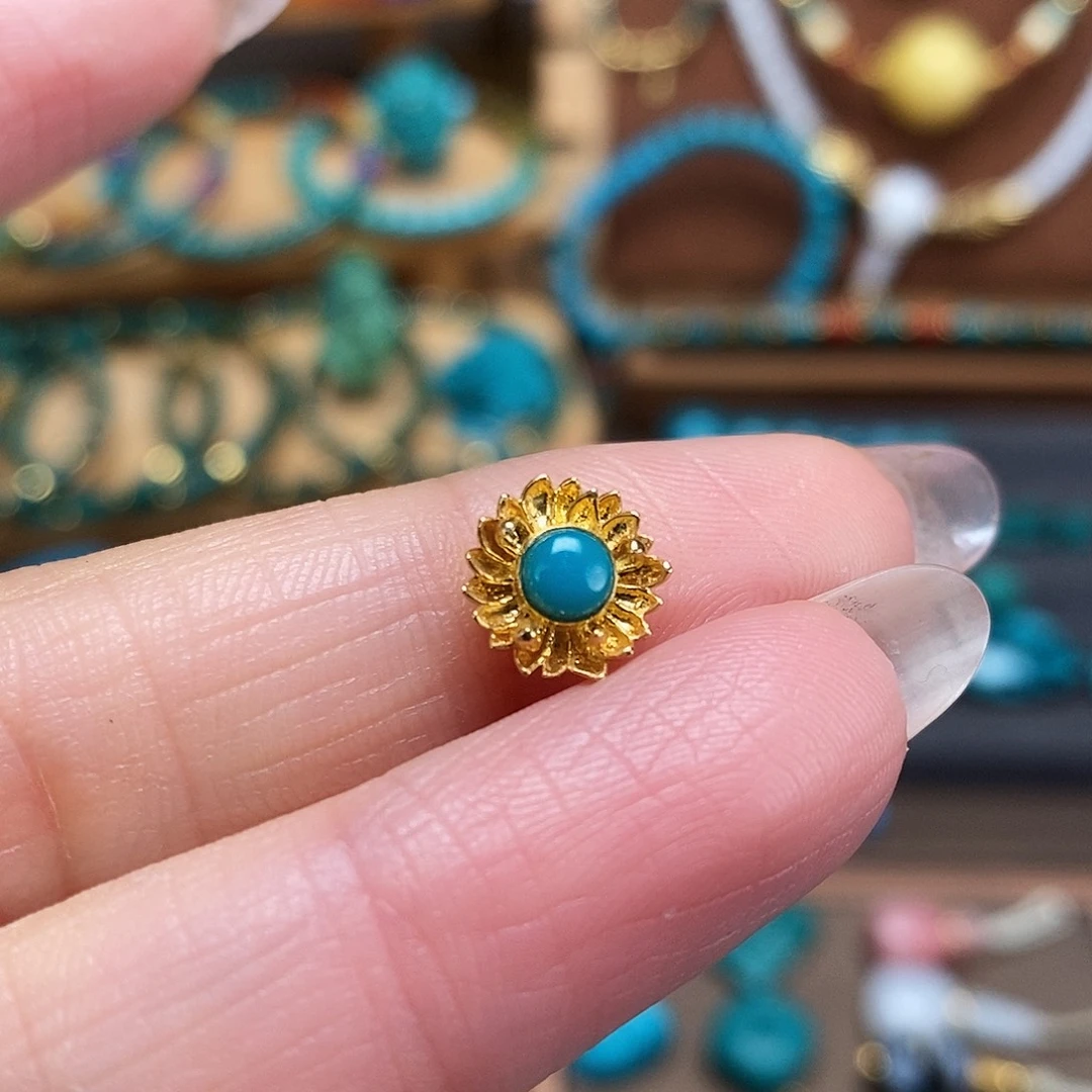 绿松石未镶嵌珠宝奇石