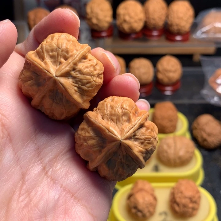 吊坠文玩核桃四棱37尺寸