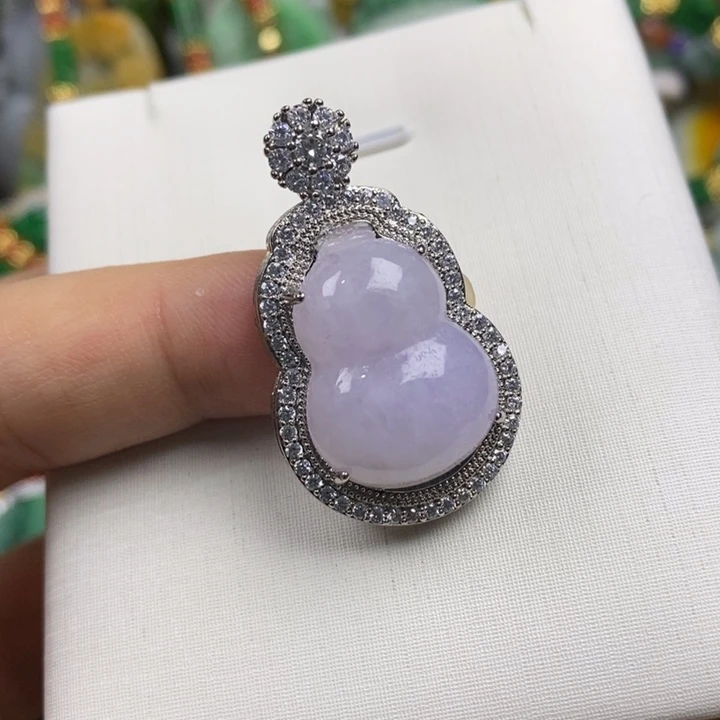 翡翠未镶嵌吊坠(赠链)