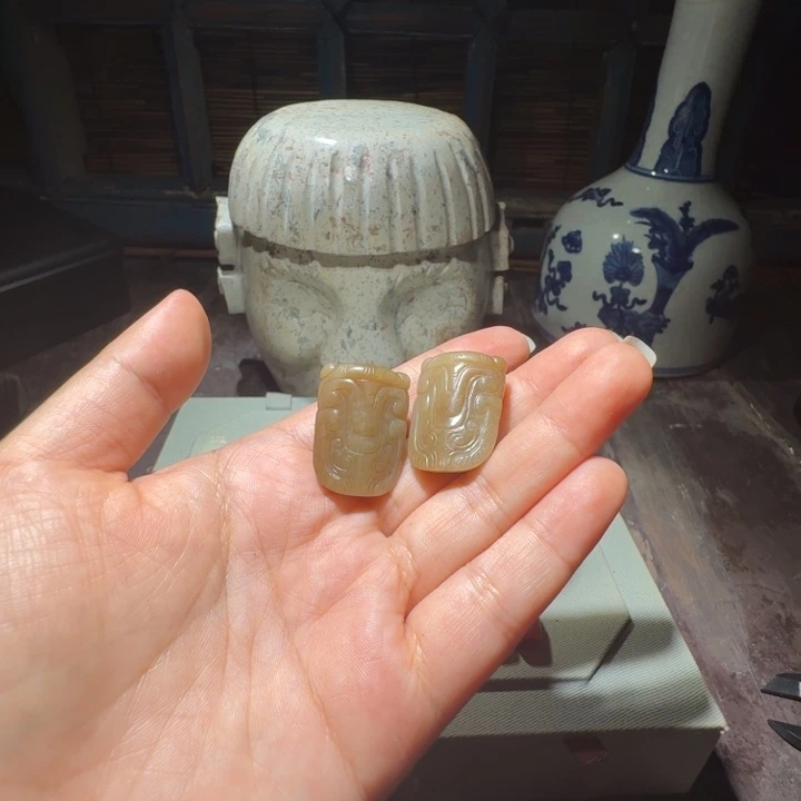 西***楼和田玉（糖玉）未镶嵌颈饰