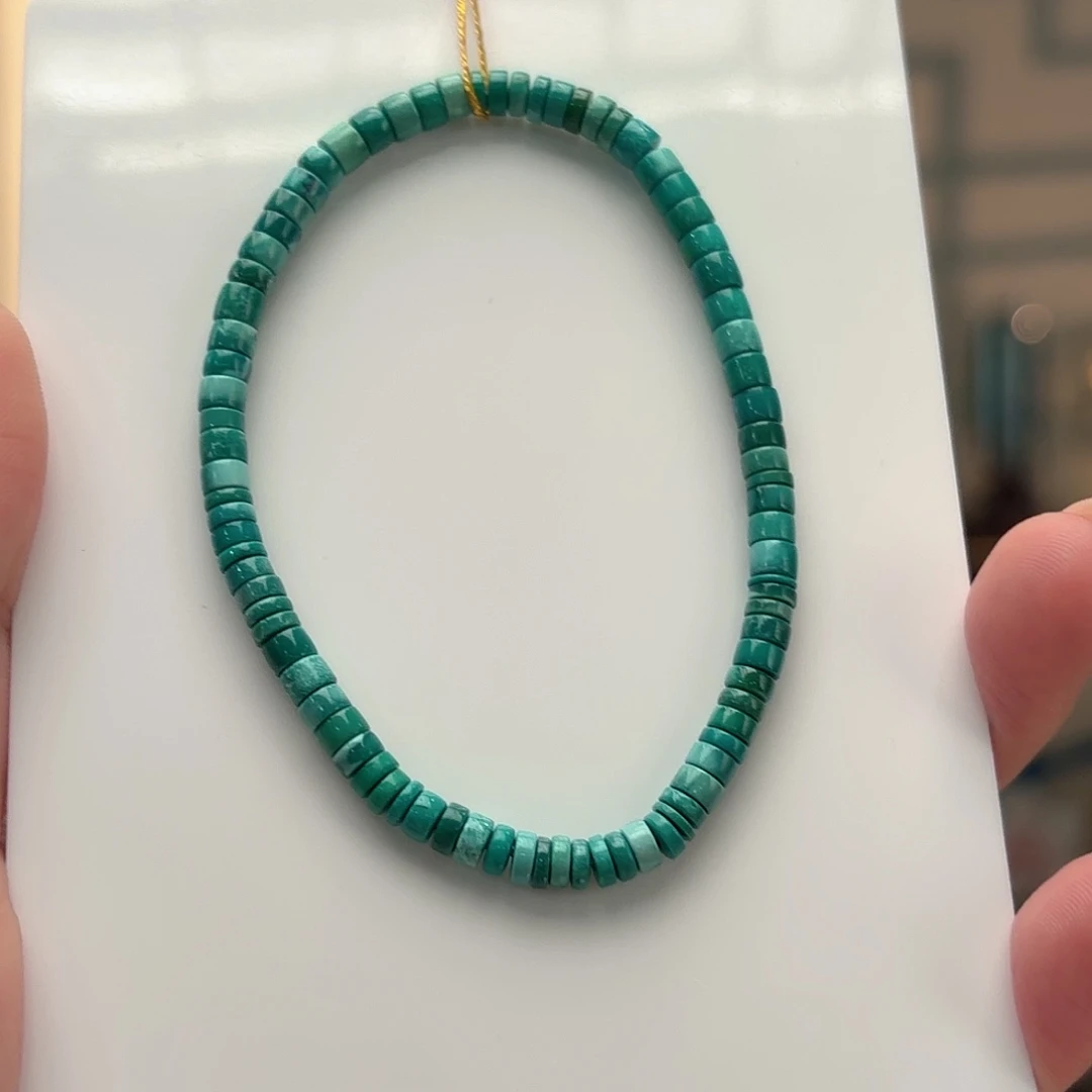 绿松石未镶嵌颈饰