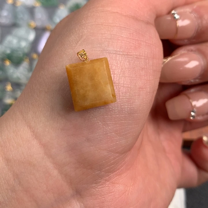翡翠颈饰18K金镶嵌色