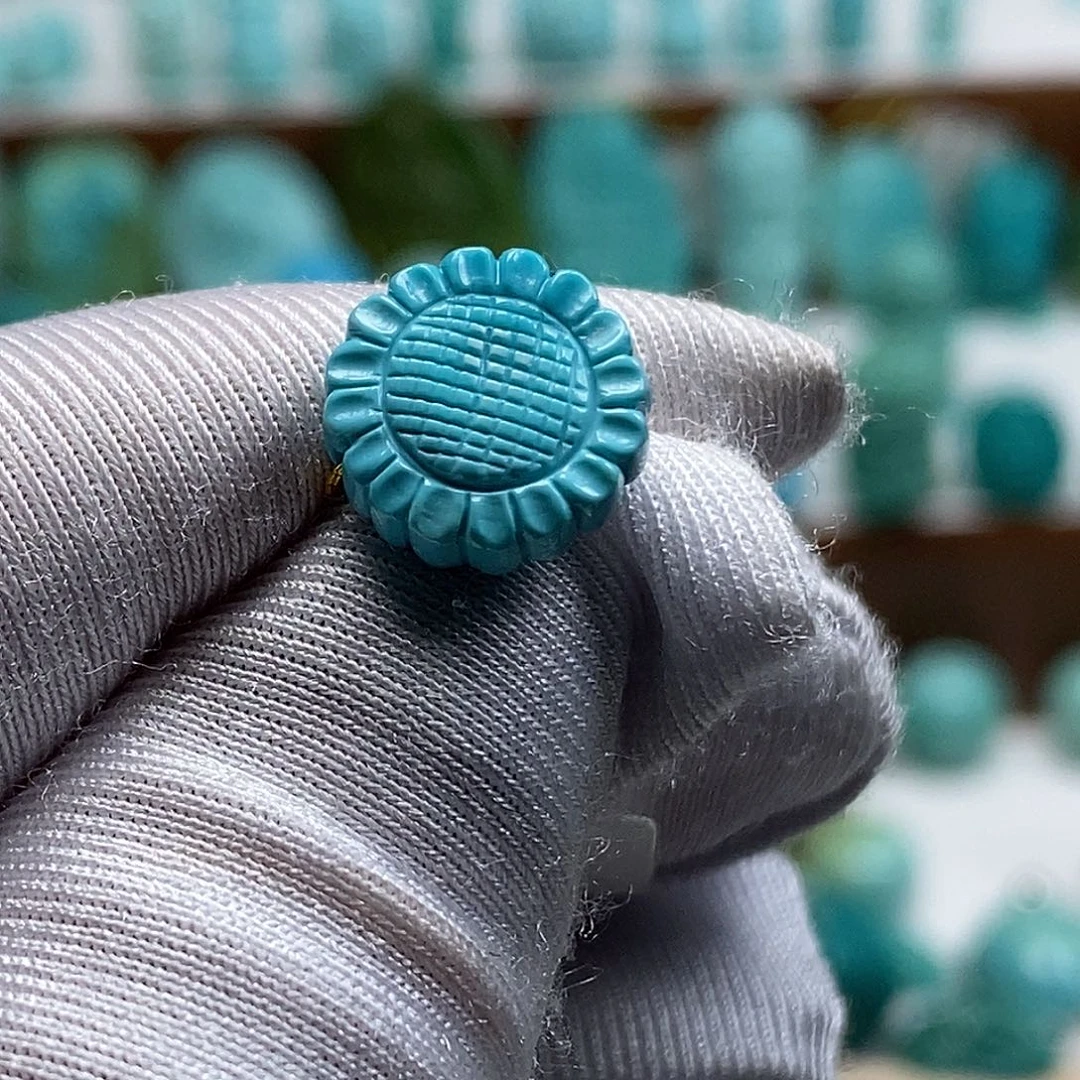 绿松石未镶嵌珠宝奇石