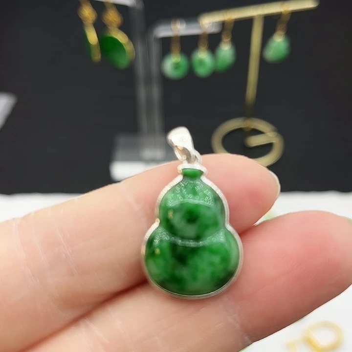 银S925镶嵌翡翠耳饰