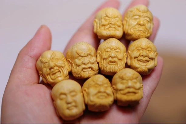 竹根雕罗汉手串，带钉