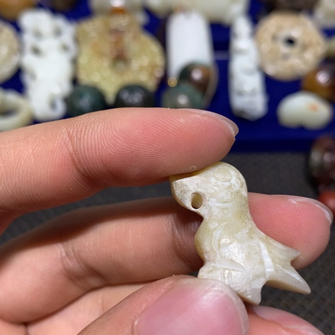 和田玉未镶嵌车挂