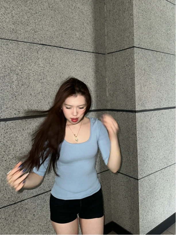 柔雾淡蓝！！U领T恤性感纯欲中袖设计舒适百搭上衣