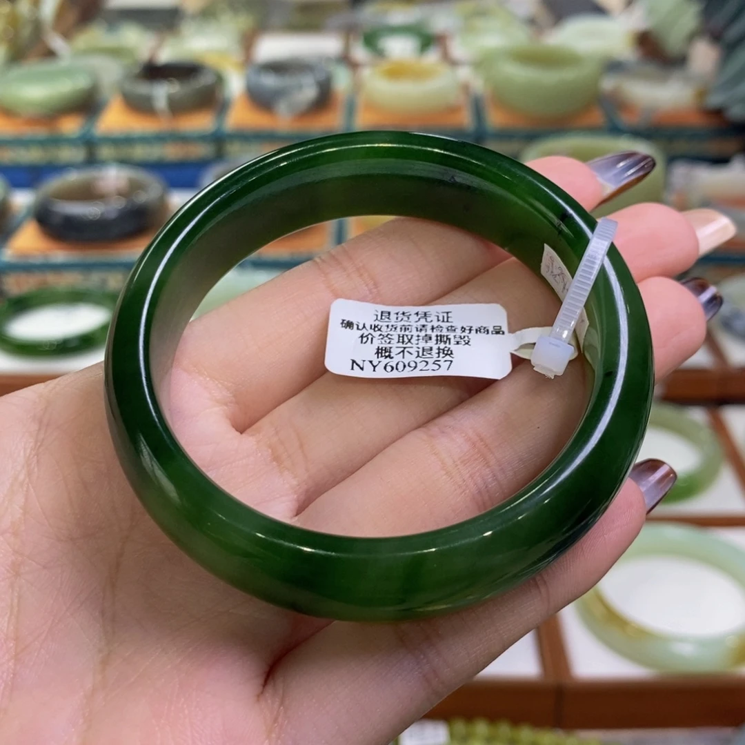 跳***虾和田玉未镶嵌手镯俄料冰底果阳绿54➕