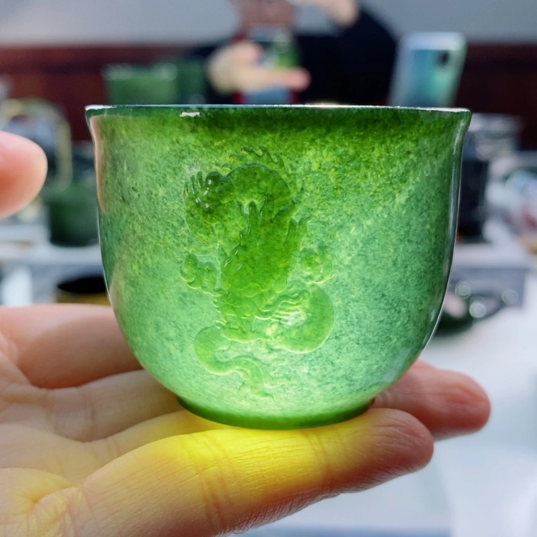 未镶嵌和田玉摆件微瑕