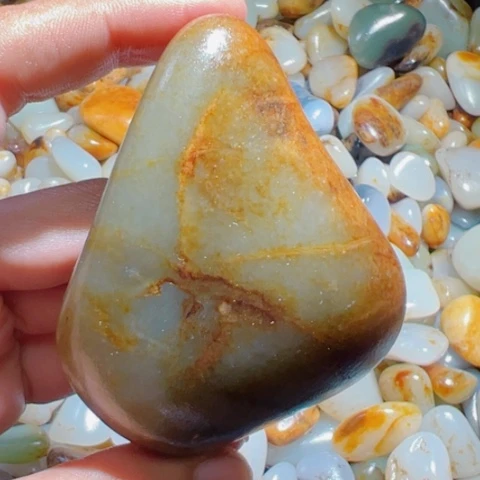 和田玉未镶嵌颈饰186克