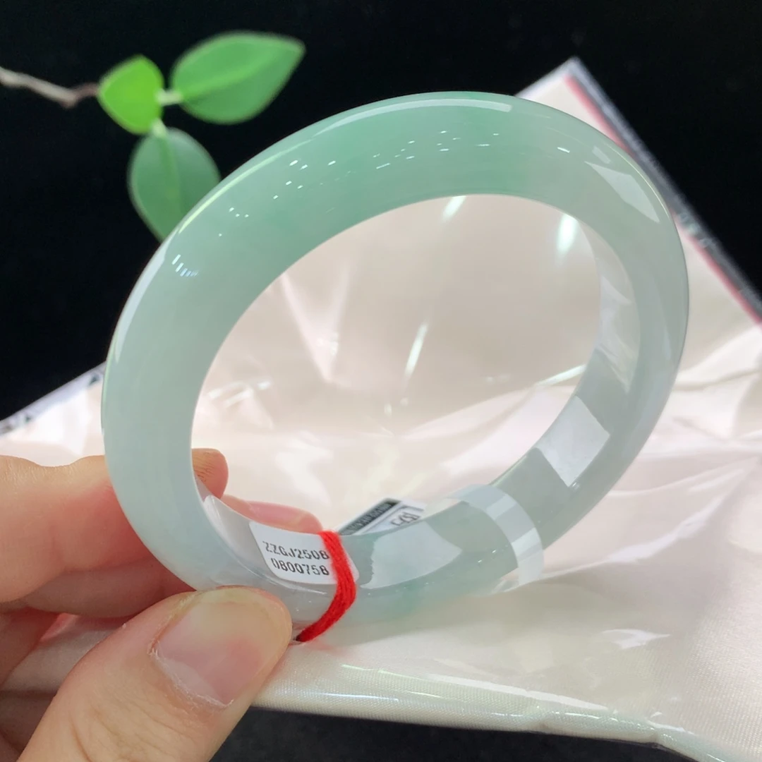 静****未镶嵌手镯翡翠0758