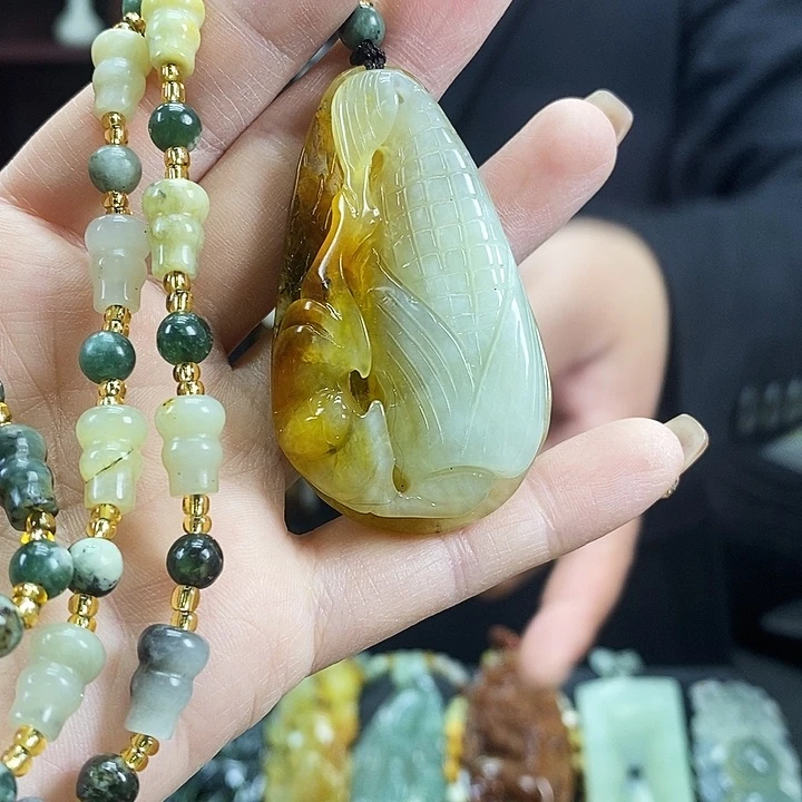 蛇纹石玉吊坠未镶嵌