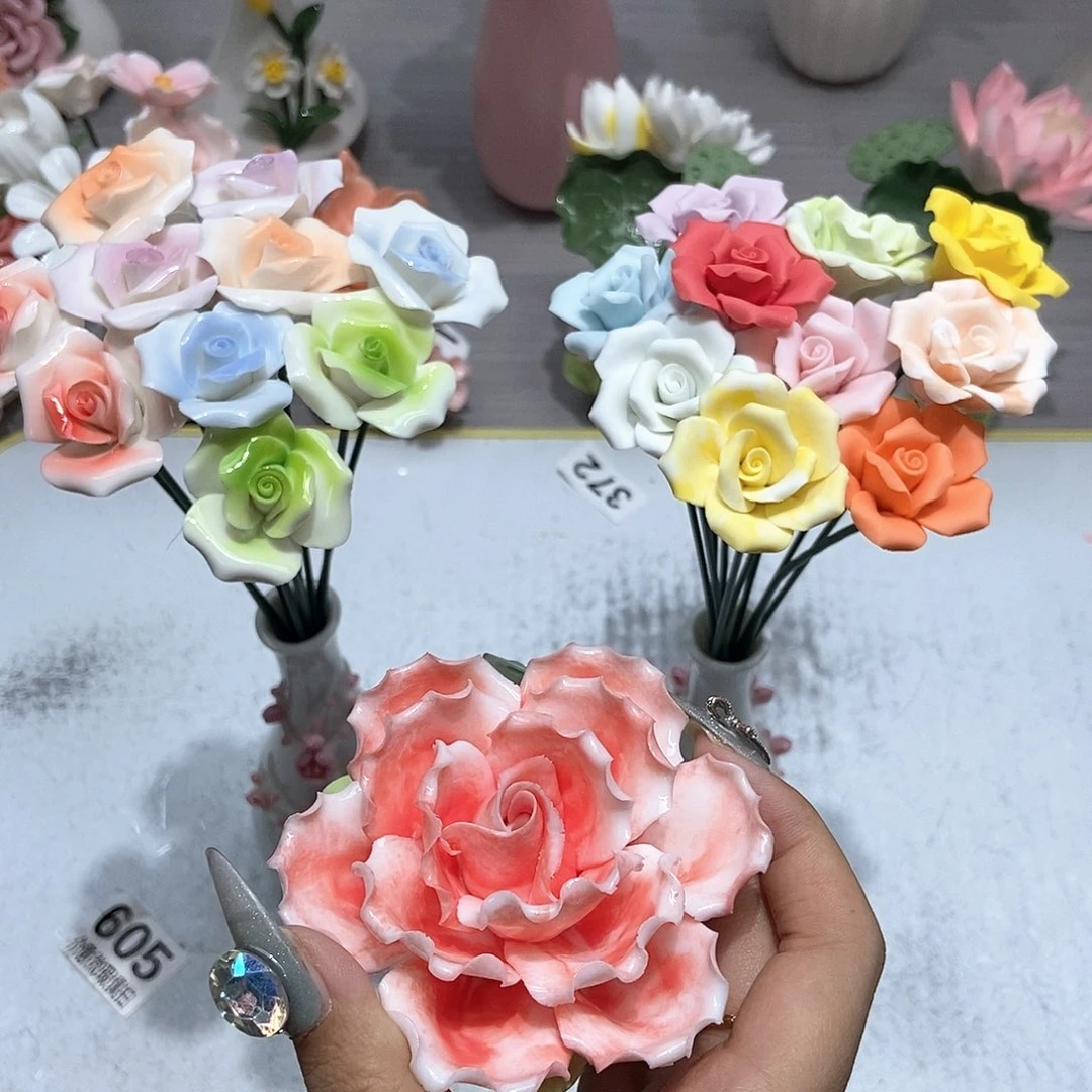 陶瓷设计风格现代红**贝