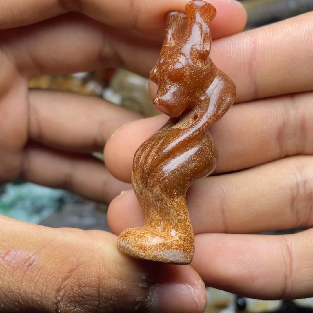 和田玉（糖玉）未镶嵌挂件