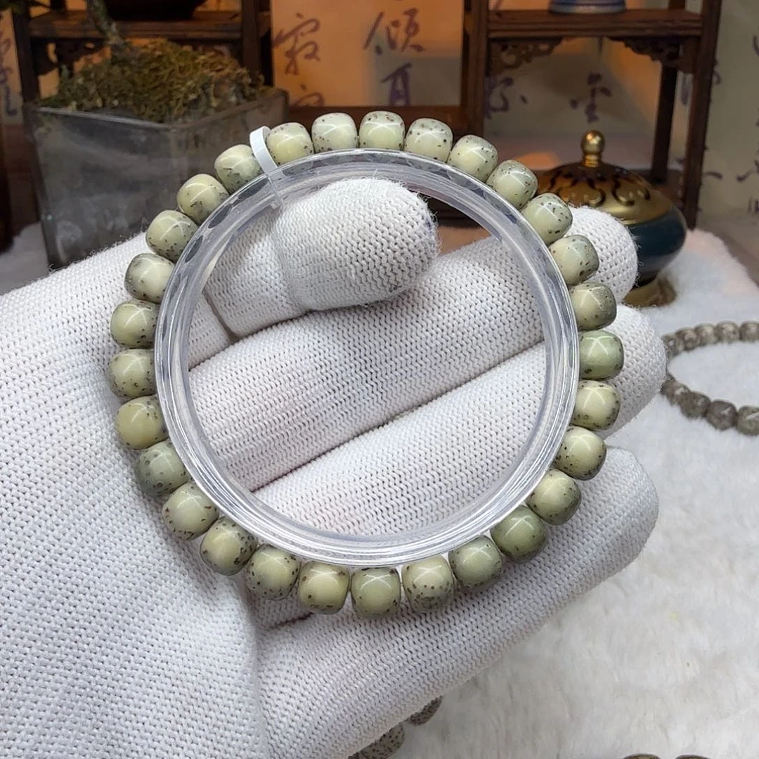 星月菩提吊坠8x7 石玉料河豚