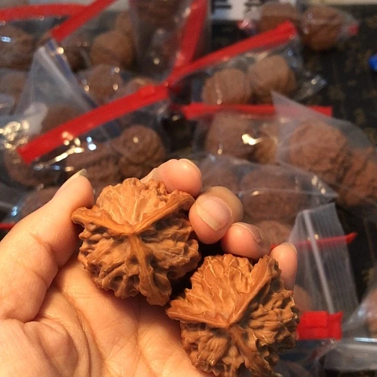 吊坠文玩核桃三棱38