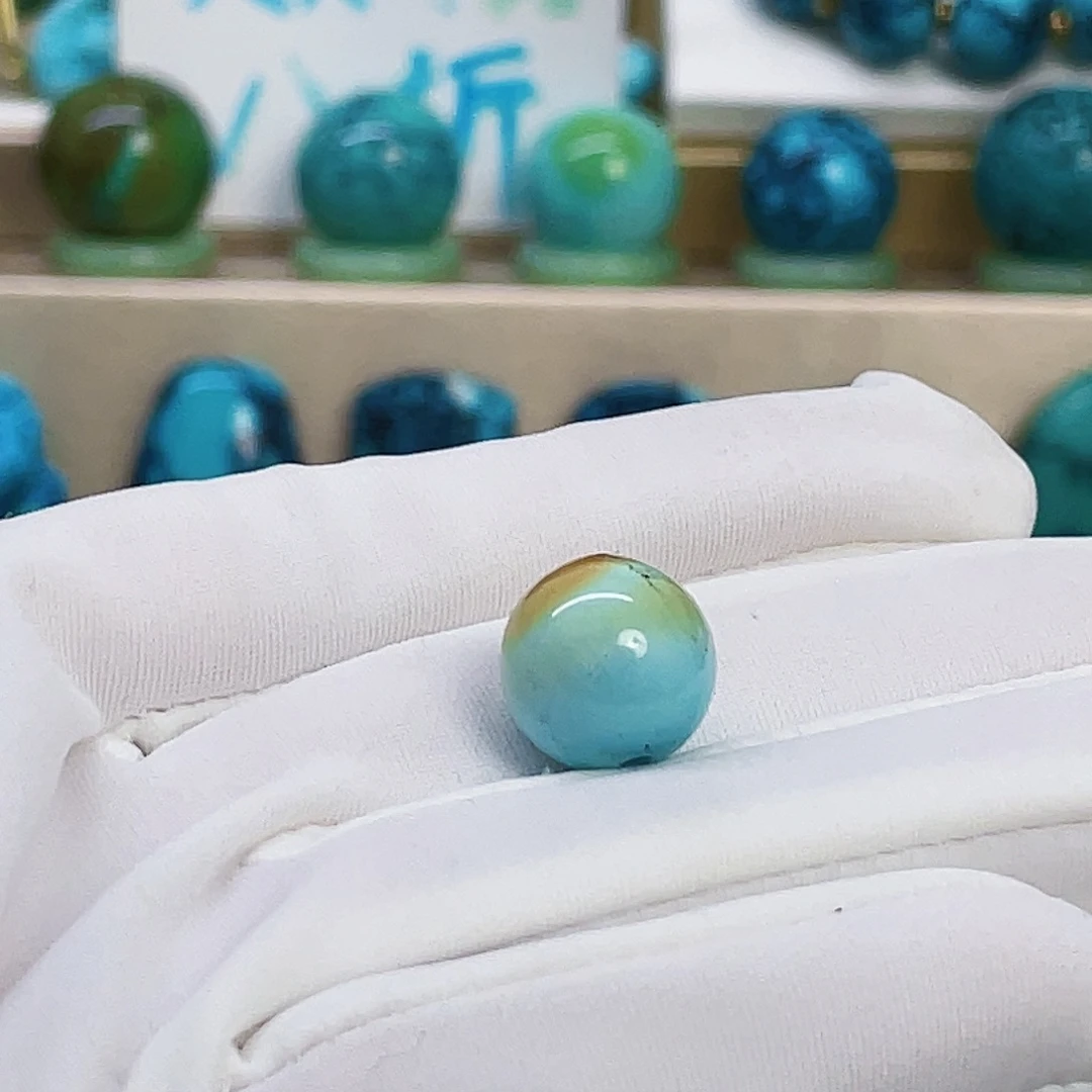 绿松石未镶嵌颈饰