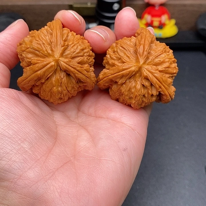 用***1文玩核桃把件白奔