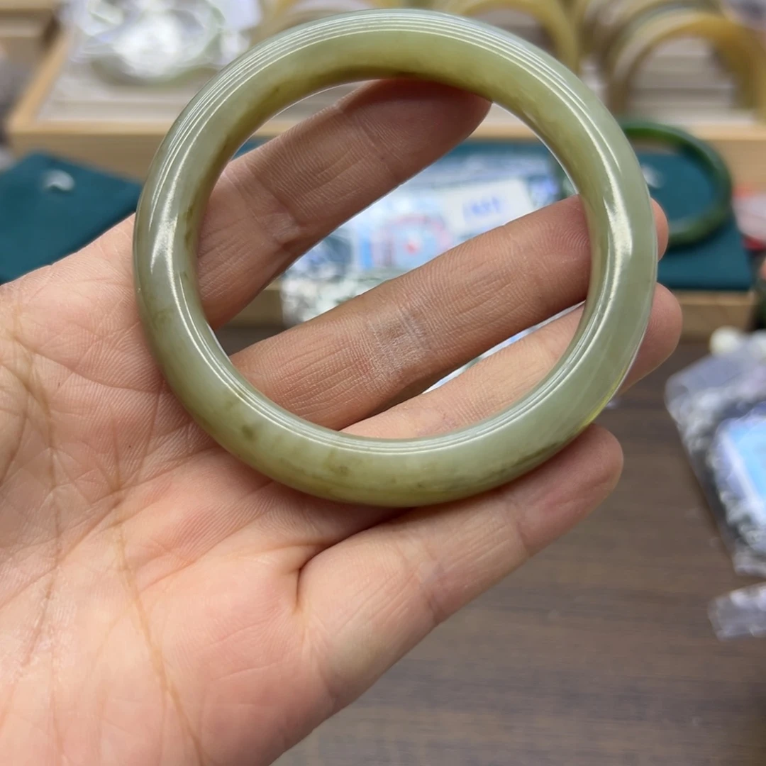 和田玉未镶嵌手镯57.7圈围086