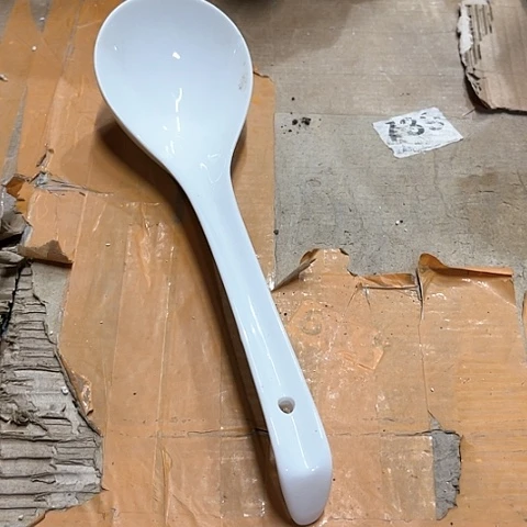 微瑕，不能明火，口径26厘米，3个大勺多肉缺瓷