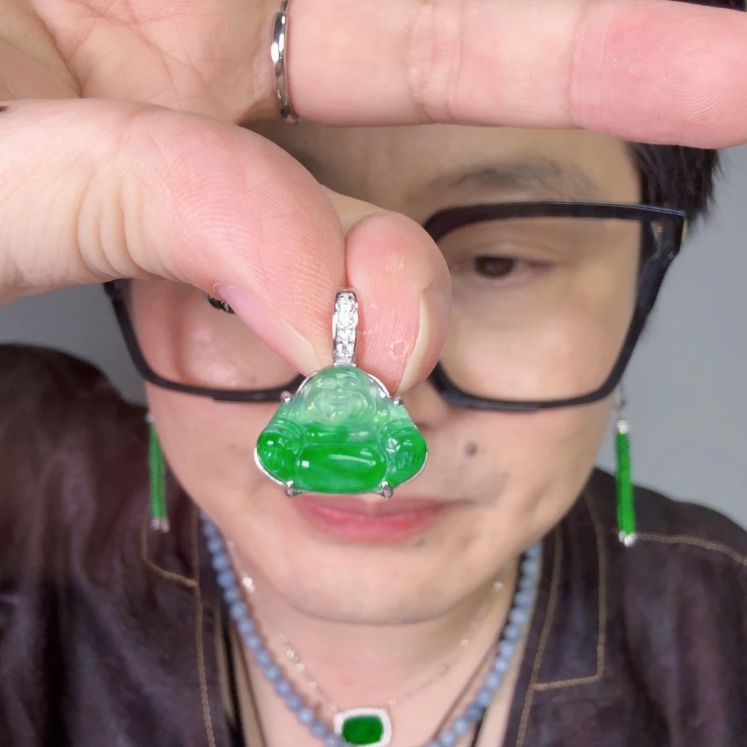 颈饰未镶嵌翡翠一件