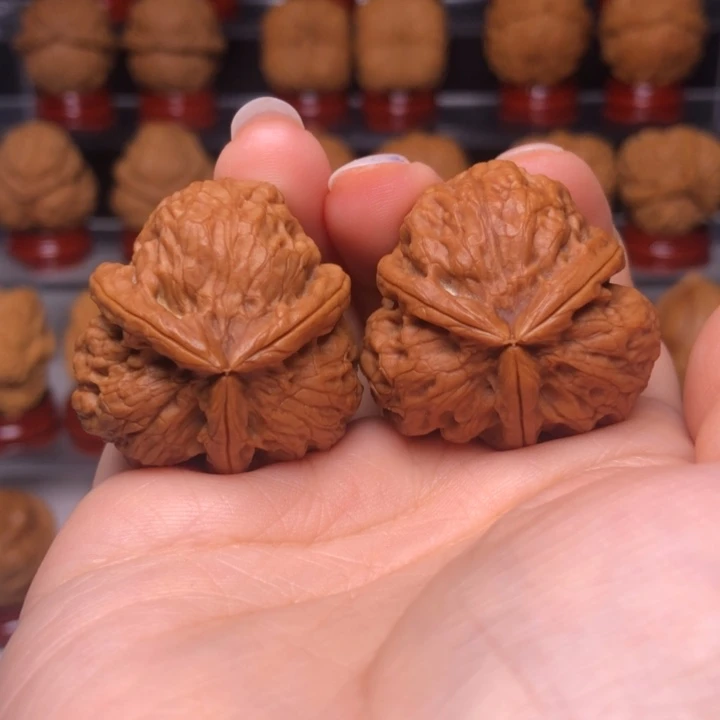 文玩核桃吊坠14小石斧