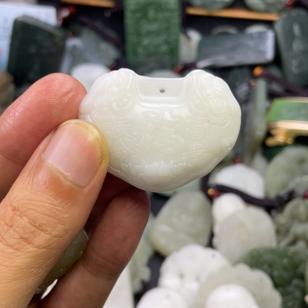 颈饰未镶嵌和田玉