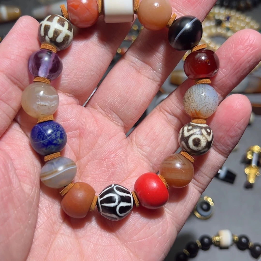 老***九树脂制品各种各样的多宝