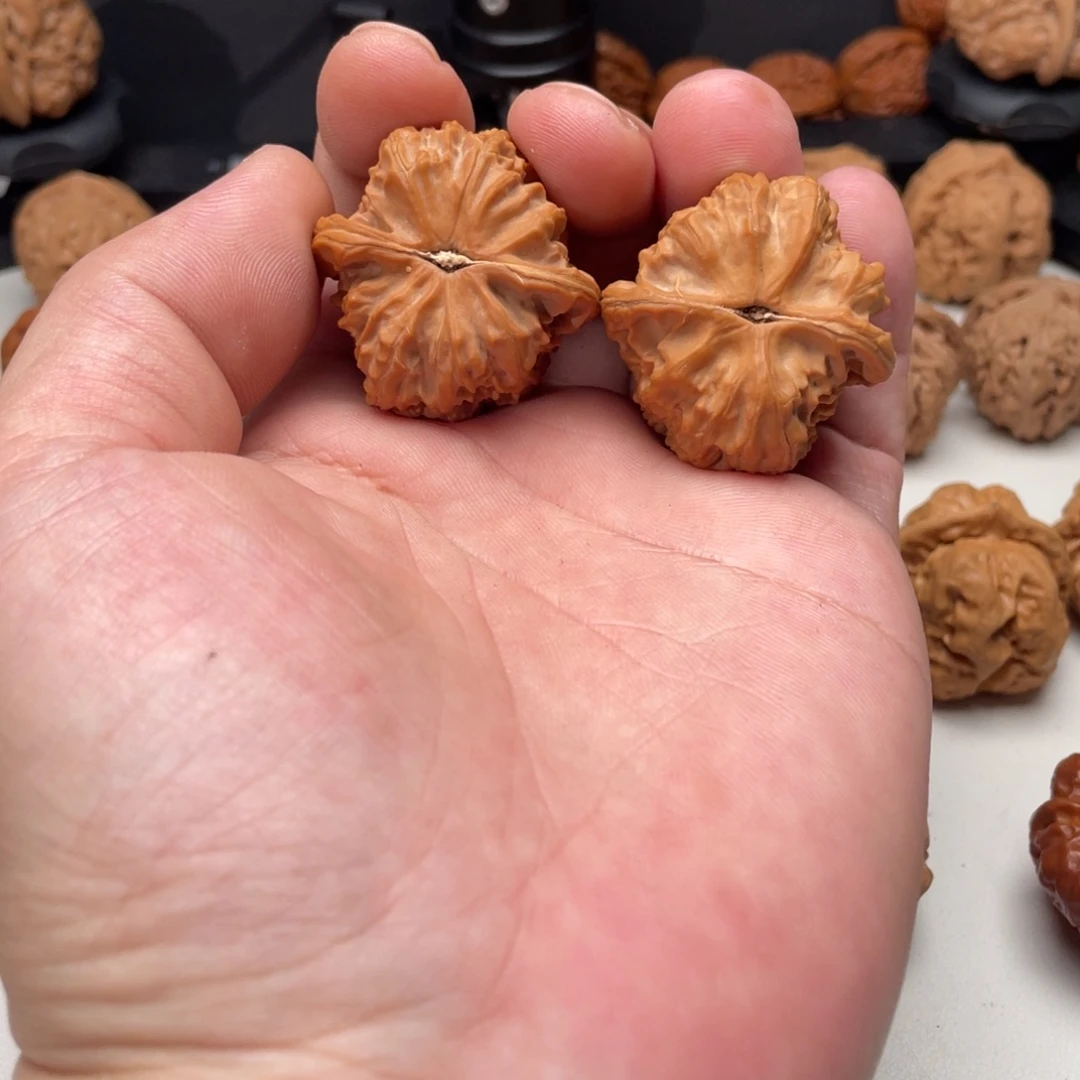 吊坠文玩核桃上**?白狮子35