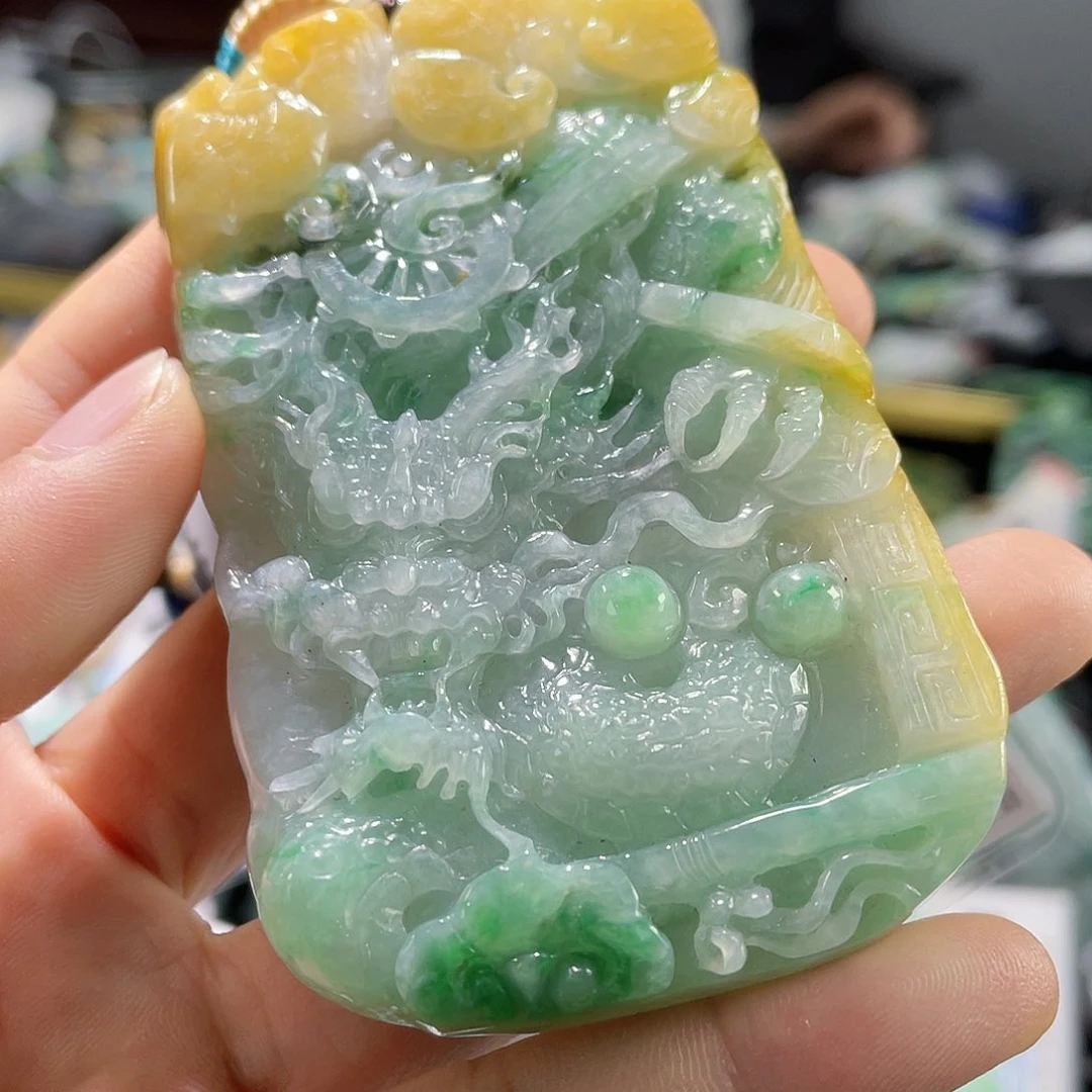 颈饰未镶嵌翡翠一个