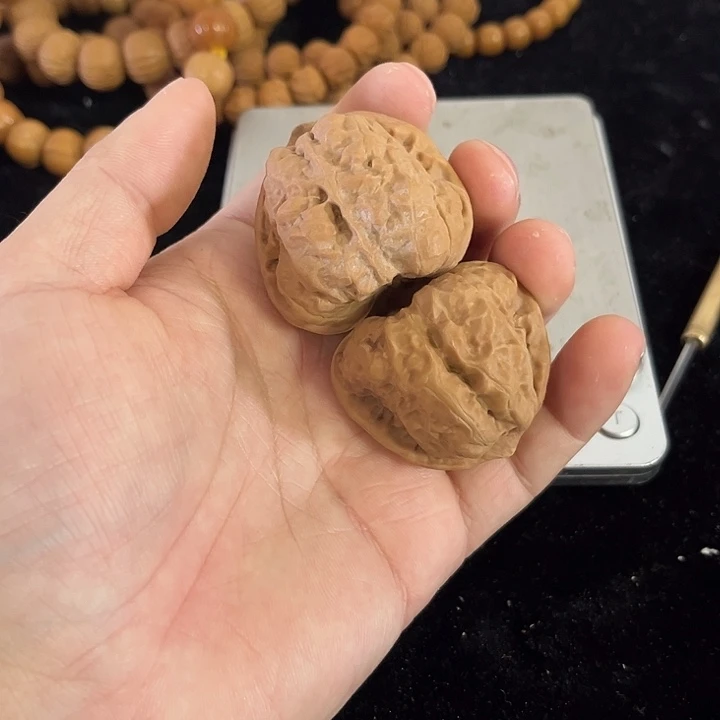 文玩核桃把件41左右微瑕练手蛤蟆头，编号026