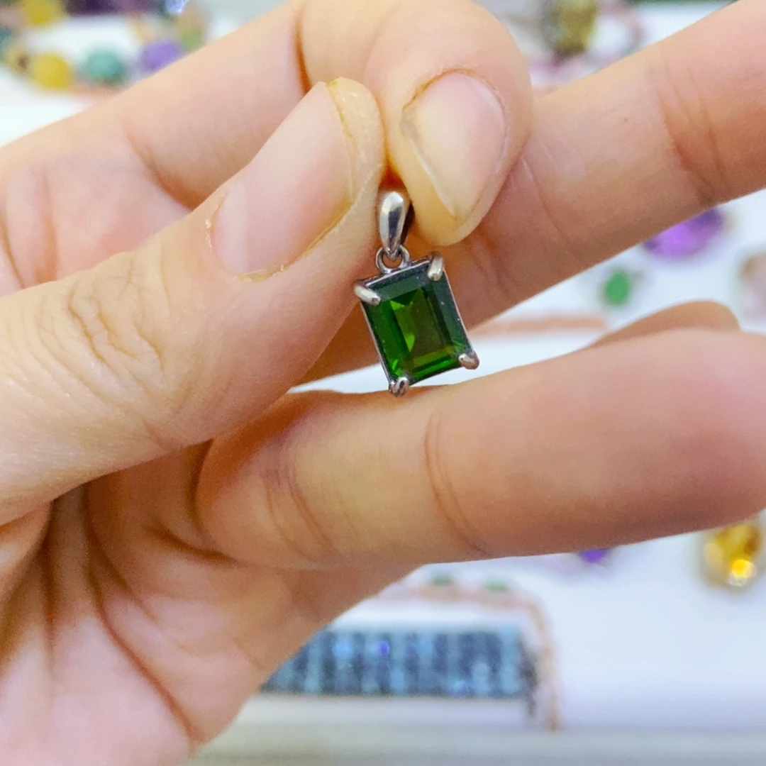 银S925镶嵌透辉石吊坠