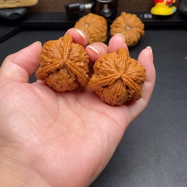 山***风文玩核桃把件白奔