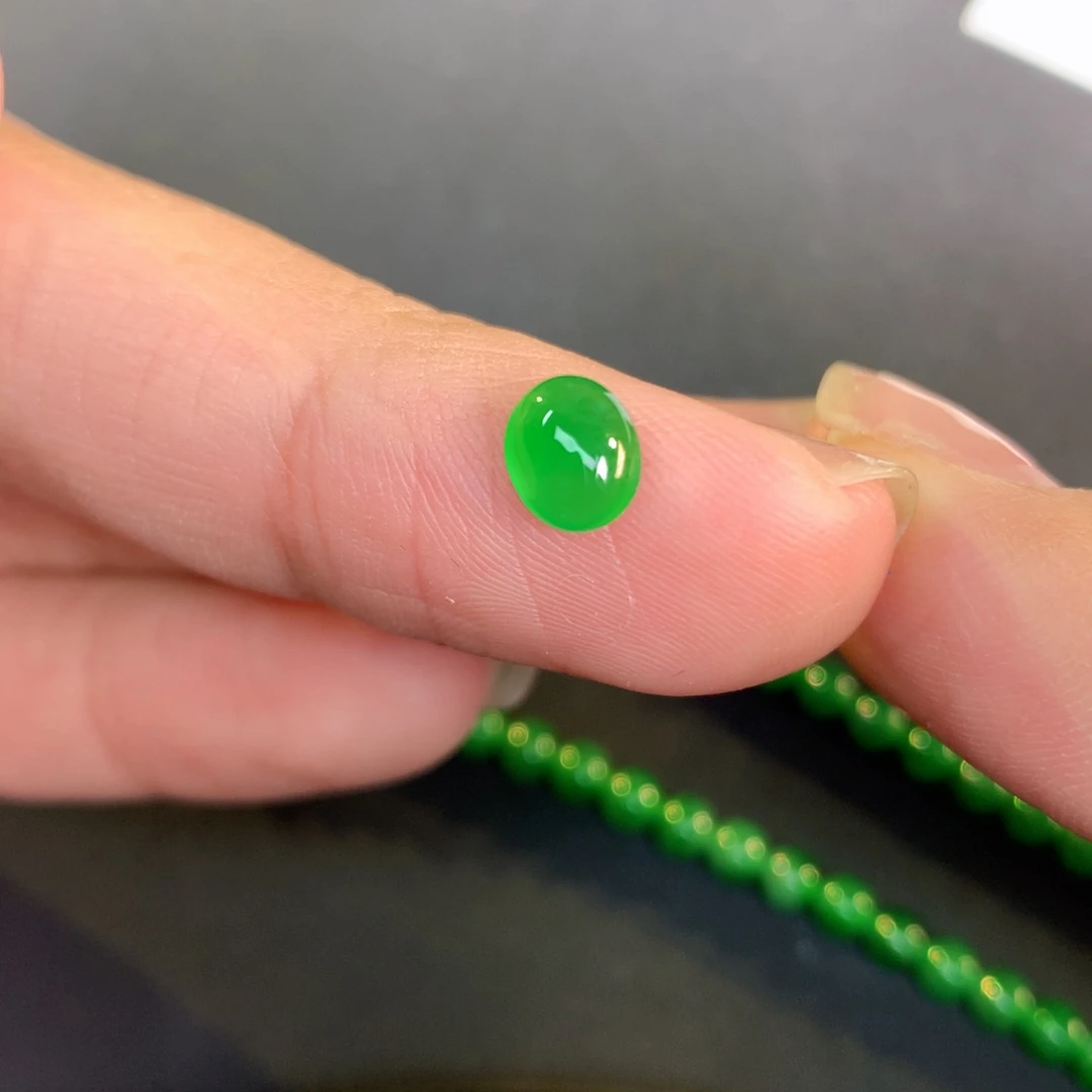 翡翠裸石6.22-5.2-2.55阳