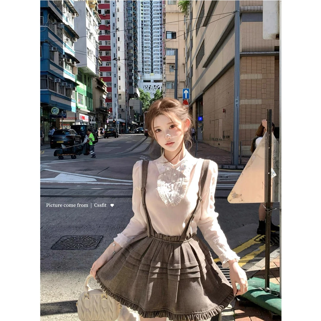 【牛津假日】韩系甜美少女2025秋季手工花朵钉钻衬衫薄呢背带裙套装