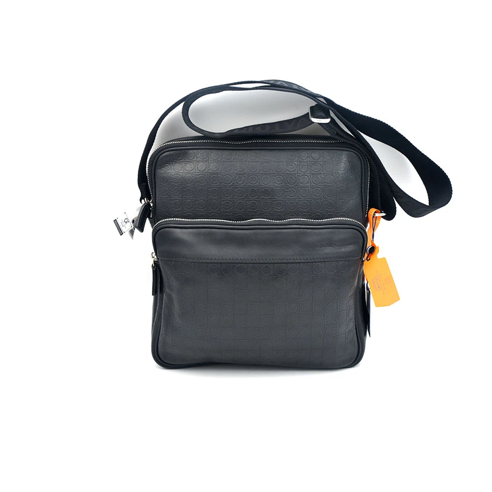 95新 FERRAGAMO/菲拉格慕 97新闲置 黑银全皮单肩包25＊28/01764