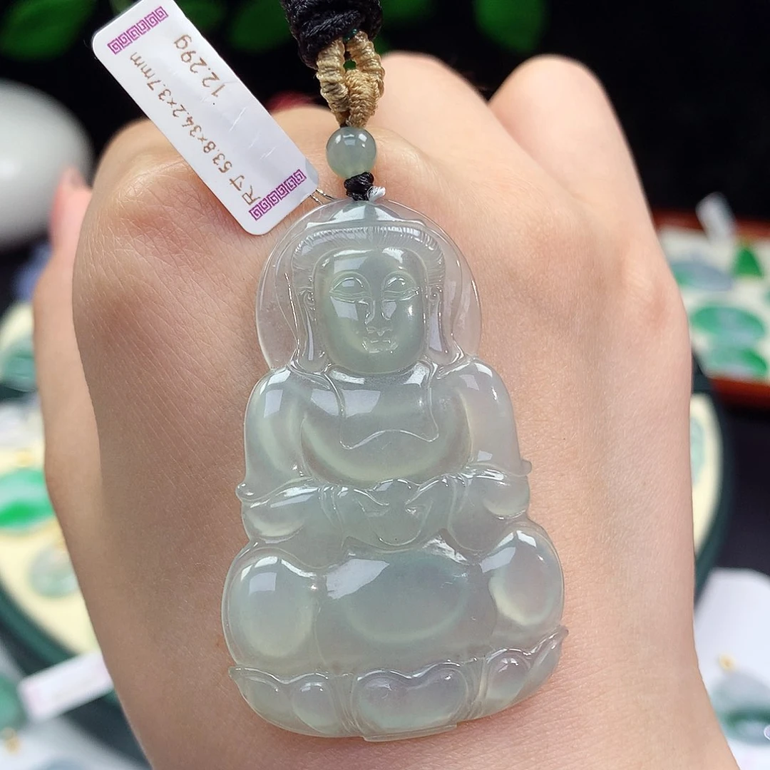 翡翠未镶嵌颈饰观音