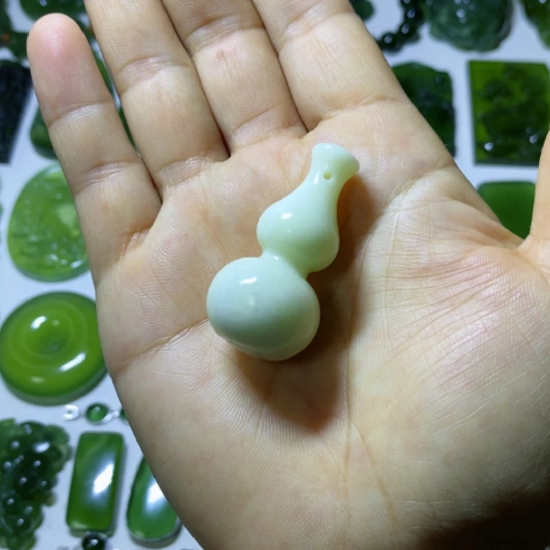 【闪购商品】未镶嵌蛇纹石玉颈饰